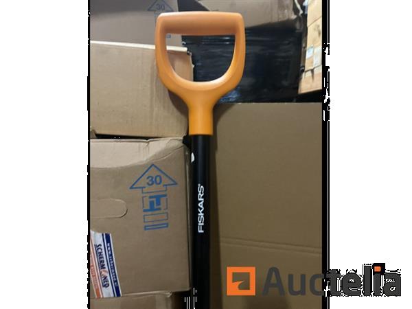 Grote foto fiskars spade doe het zelf en verbouw ijzerwaren en bevestigingsmiddelen
