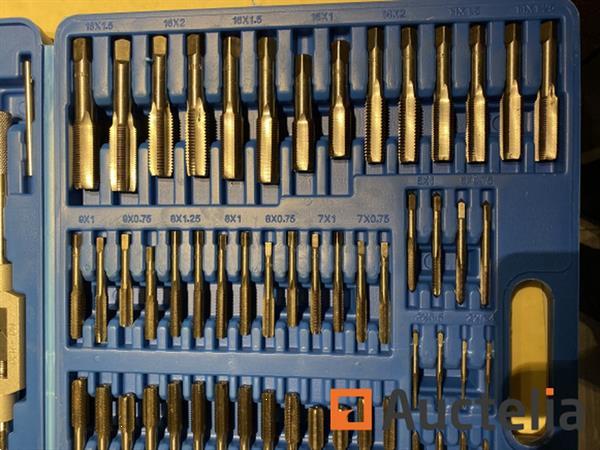 Grote foto tap en snij set 110 delig metrisch tungsten staal doe het zelf en verbouw ijzerwaren en bevestigingsmiddelen