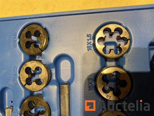 Grote foto tap en snij set 110 delig metrisch tungsten staal doe het zelf en verbouw ijzerwaren en bevestigingsmiddelen