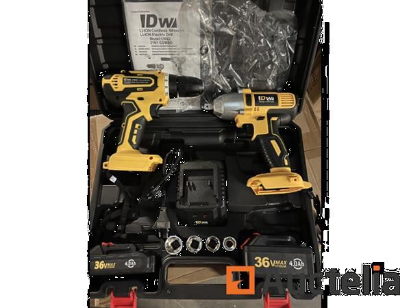 Grote foto accu set slagmoersleutel en schroefmachine 36v met 2 accu 36v 4ah oplader en doppen in luxe koffer doe het zelf en verbouw ijzerwaren en bevestigingsmiddelen