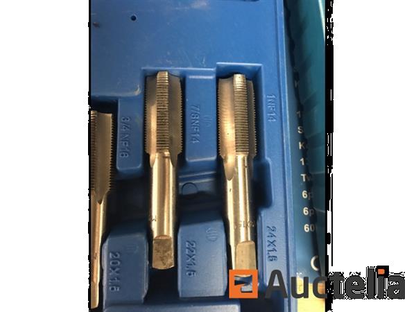 Grote foto tap en snij set 45 delig metrisch tungsten staal doe het zelf en verbouw ijzerwaren en bevestigingsmiddelen