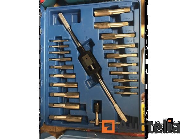 Grote foto tap en snij set 45 delig metrisch tungsten staal doe het zelf en verbouw ijzerwaren en bevestigingsmiddelen