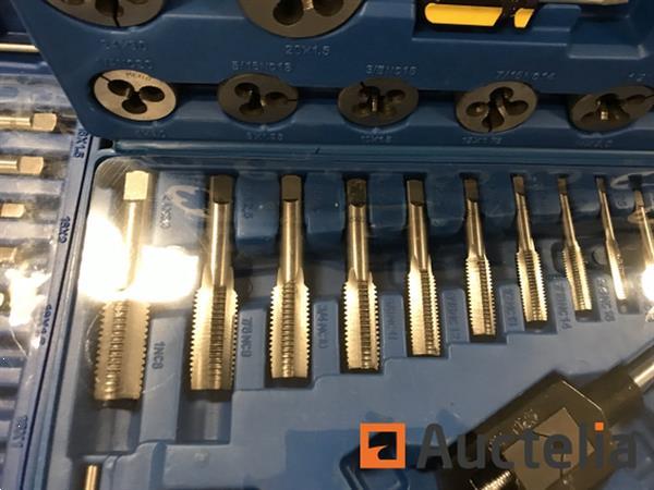 Grote foto tap en snij set 45 delig metrisch tungsten staal doe het zelf en verbouw ijzerwaren en bevestigingsmiddelen