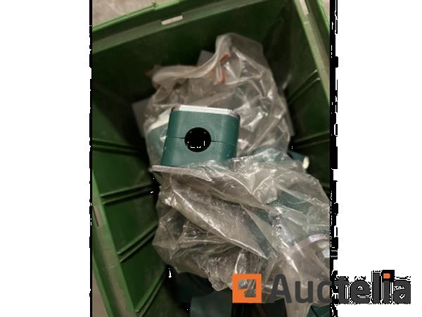 Grote foto partij hydraulische pijpklemmen doe het zelf en verbouw ijzerwaren en bevestigingsmiddelen