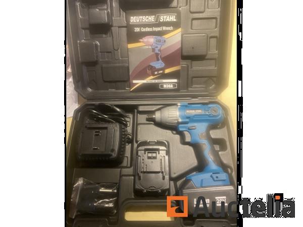 Grote foto accu slagmoersleutel 20v doe het zelf en verbouw ijzerwaren en bevestigingsmiddelen