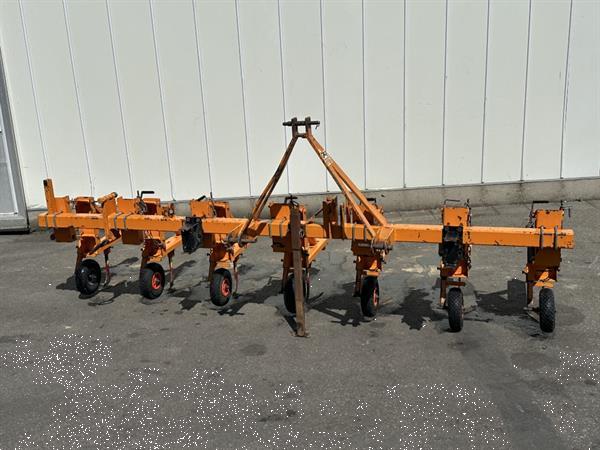 Grote foto gielis schoffelmachine 6 rijen 7 elementen agrarisch onkruidbestrijding