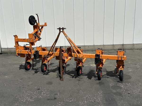 Grote foto gielis schoffelmachine 6 rijen 7 elementen agrarisch onkruidbestrijding