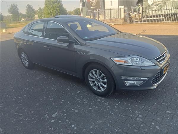 Grote foto ford mondeo hatchback 1.6 tdci clima leder 2013 auto ford