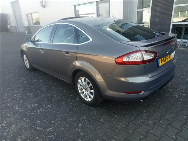 Grote foto ford mondeo hatchback 1.6 tdci clima leder 2013 auto ford