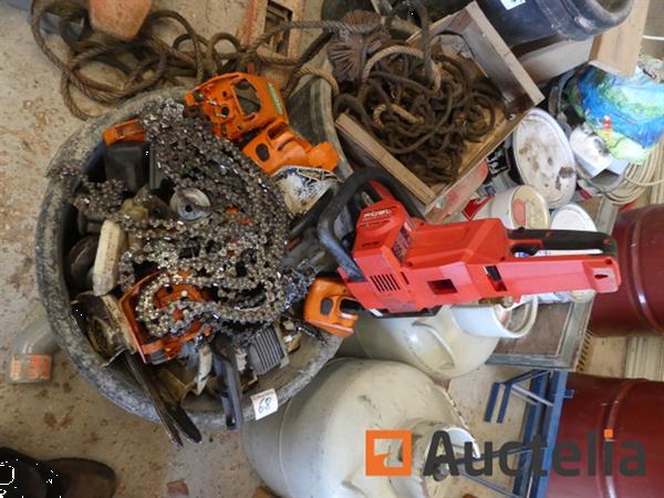 Grote foto kettingzaag en diverse onderdelen doe het zelf en verbouw ijzerwaren en bevestigingsmiddelen