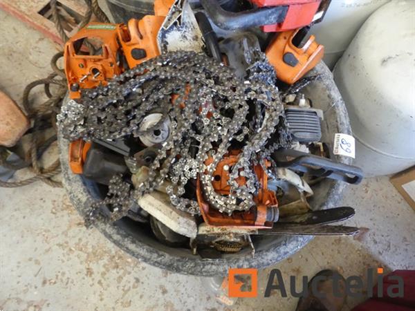 Grote foto kettingzaag en diverse onderdelen doe het zelf en verbouw ijzerwaren en bevestigingsmiddelen