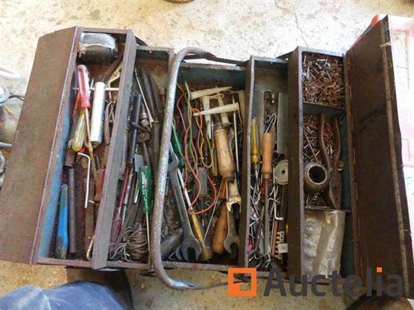Grote foto 2 dozen met handgereedschap doe het zelf en verbouw gereedschappen en machines