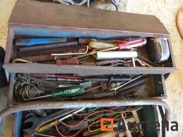 Grote foto 2 dozen met handgereedschap doe het zelf en verbouw gereedschappen en machines