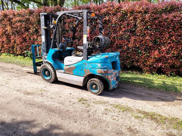 Grote foto feeler heftruck 2500 kg triplo freelift lpg agrarisch heftrucks