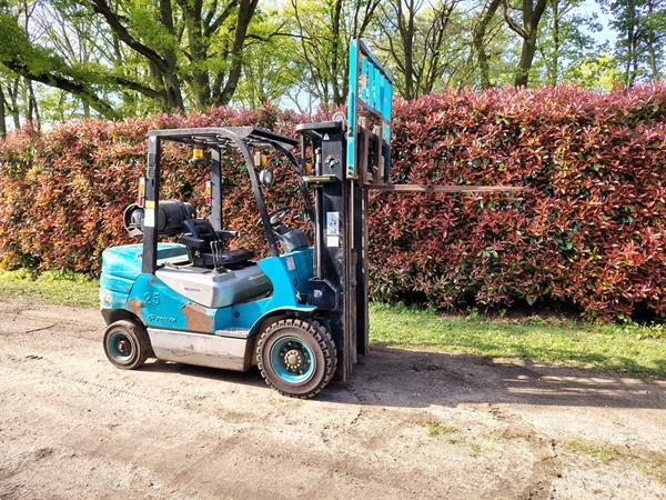 Grote foto feeler heftruck 2500 kg triplo freelift lpg agrarisch heftrucks
