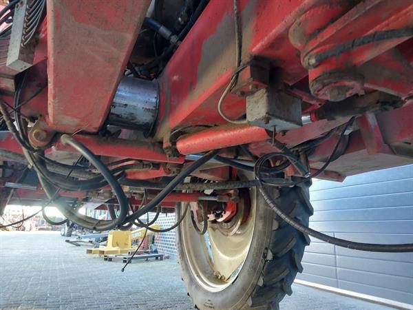 Grote foto agrifac za 3327 hl zelfrijdende veldspuit agrarisch onkruidbestrijding