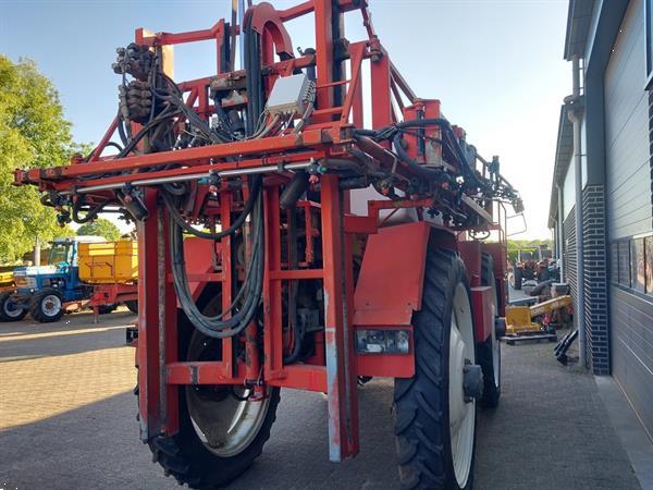 Grote foto agrifac za 3327 hl zelfrijdende veldspuit agrarisch onkruidbestrijding