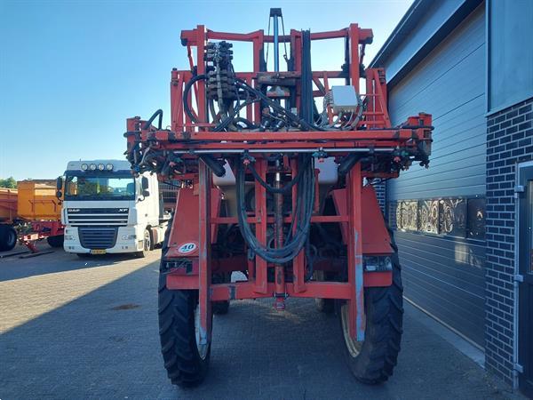 Grote foto agrifac za 3327 hl zelfrijdende veldspuit agrarisch onkruidbestrijding