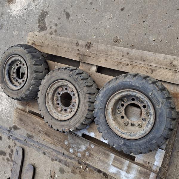Grote foto heftruckbanden heftruckband heftruckwiel 18x7 8 volrubber en luchtband agrarisch wielen