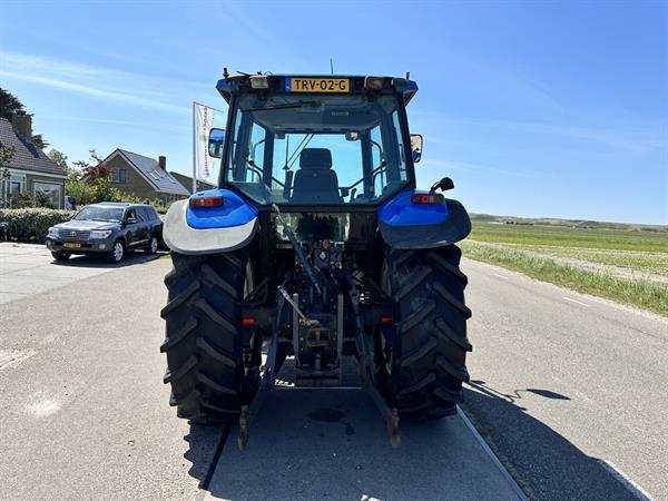 Grote foto new holland 8260 agrarisch tractoren