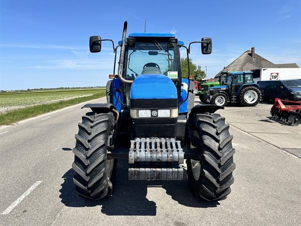 Grote foto new holland 8260 agrarisch tractoren