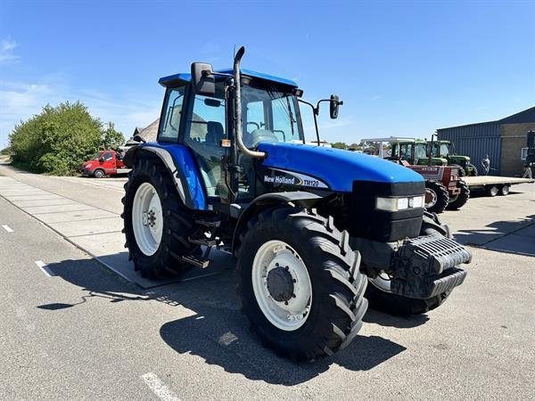 Grote foto new holland 8260 agrarisch tractoren