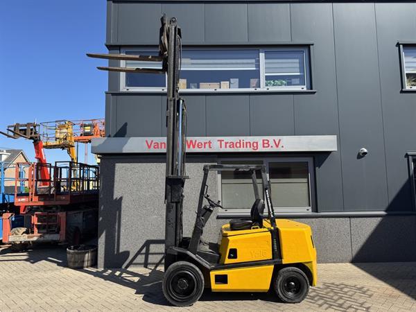 Grote foto yale gdp30 triplo 390 freelift sideshift diesel agrarisch heftrucks