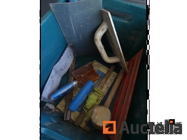 Grote foto lade en de inhoud ervan zie details doe het zelf en verbouw gereedschappen en machines