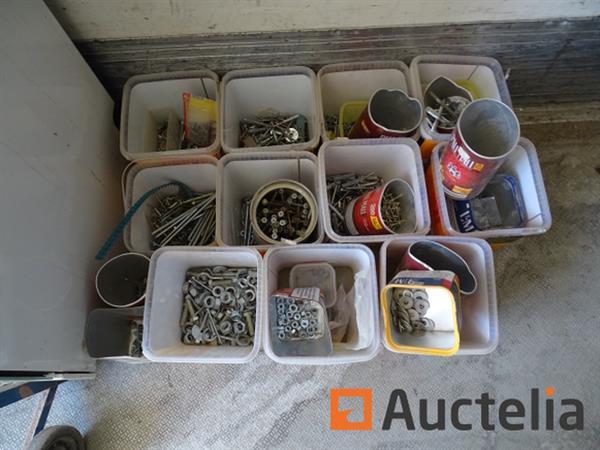 Grote foto diverse bevestigingsmiddelen zie detail doe het zelf en verbouw onderdelen en accessoires
