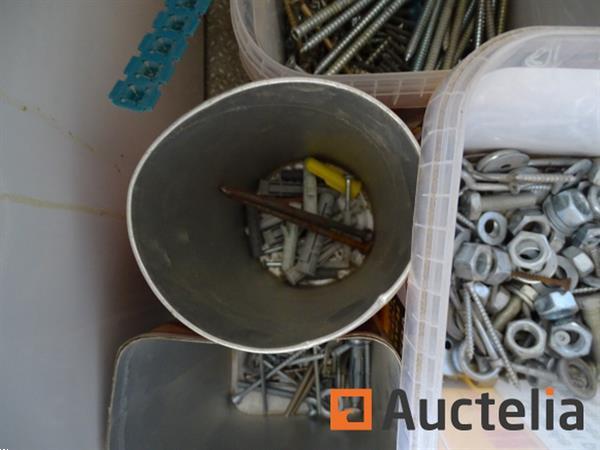 Grote foto diverse bevestigingsmiddelen zie detail doe het zelf en verbouw onderdelen en accessoires