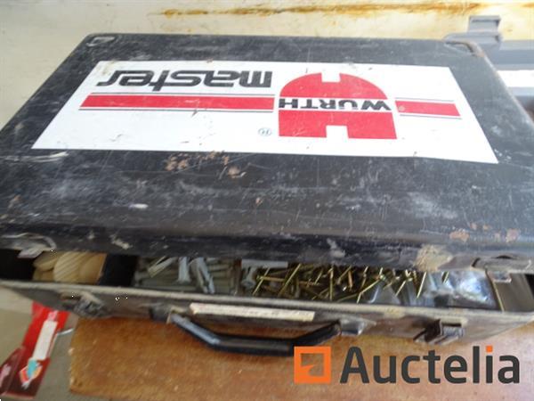 Grote foto wurth koffer met grote set van diverse bevestigingsmiddelen kleine dremel multi doe het zelf en verbouw onderdelen en accessoires