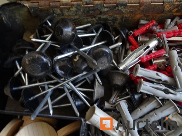 Grote foto wurth koffer met grote set van diverse bevestigingsmiddelen kleine dremel multi doe het zelf en verbouw onderdelen en accessoires