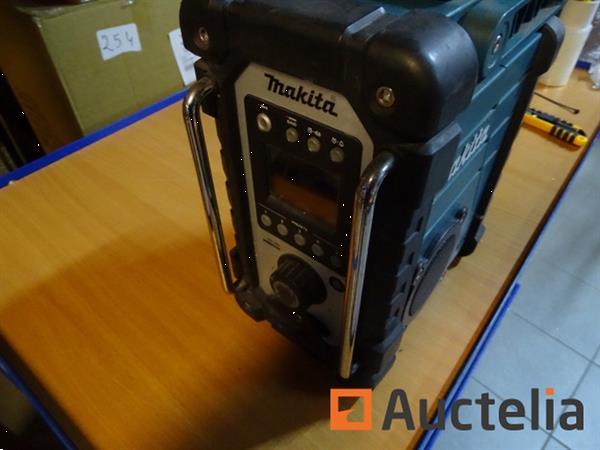 Grote foto radio makita dmr112 ip64 bluetooth dab agrarisch veegmachines