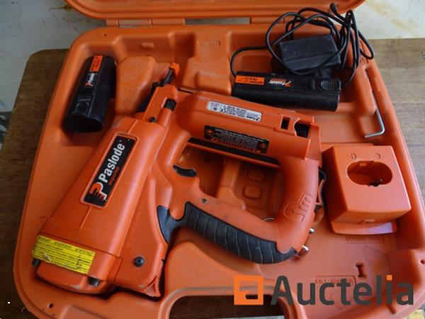 Grote foto paslode spijkermachine im200f18 in zijn koffer doe het zelf en verbouw gereedschappen en machines