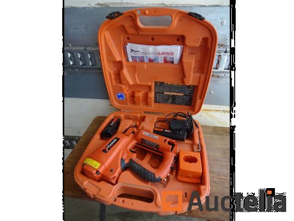 Grote foto paslode spijkermachine im200f18 in zijn koffer doe het zelf en verbouw gereedschappen en machines