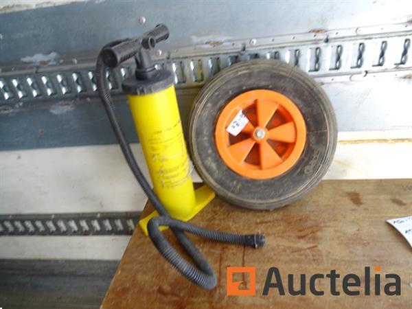 Grote foto kruiwagenband voetinflator agrarisch wielen
