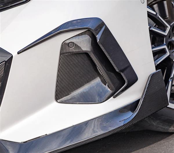 Grote foto dit betreft een set bmw g60 g61 carbon voorbumper carbon canards auto onderdelen tuning en styling