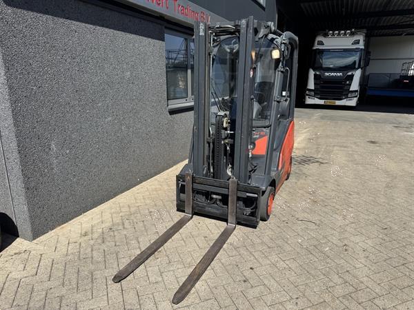 Grote foto linde h16t 01 triplo 460 freelift sideshift 4e functie lpg 2015 agrarisch heftrucks