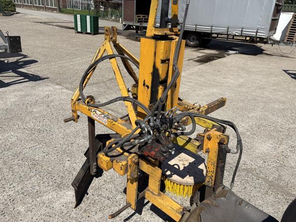 Grote foto moerbedden onderstammen rooier poetser agrarisch oogstmachines
