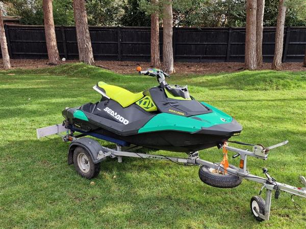 Grote foto 2017 seadoo spark trixx 3up 90 pk met aanhanger watersport en boten waterski