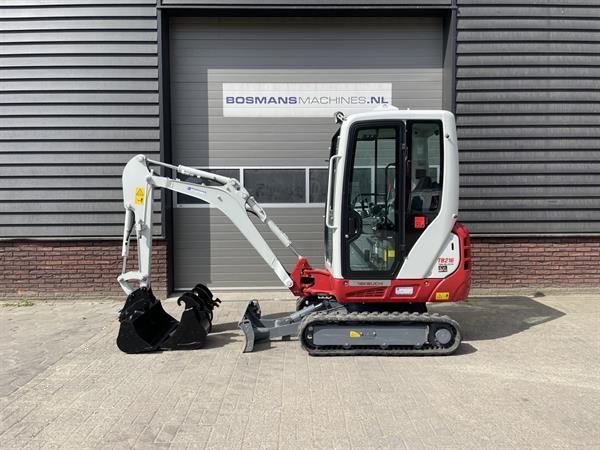 Grote foto takeuchi tb216 minigraver bj 2024 50 uur 425 lease doe het zelf en verbouw kranen en graafmachines