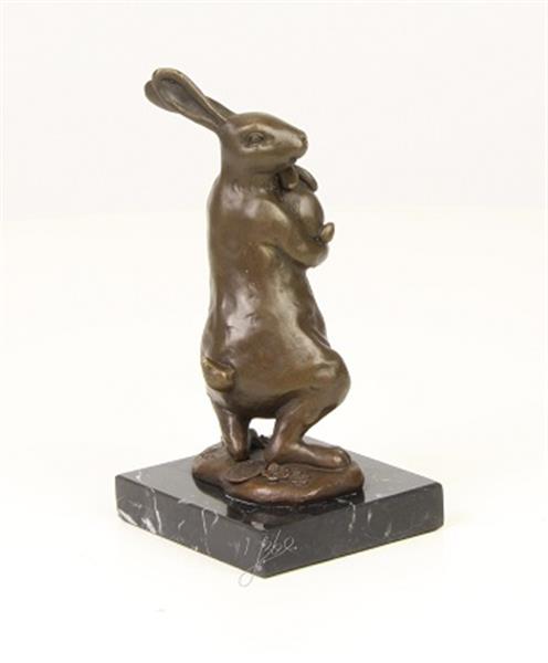 Grote foto een bronzen beeld sculptuur van een konijn met een jong tuin en terras tuindecoratie