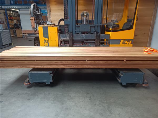 Grote foto 45x70mm 305cm iroko doe het zelf en verbouw hout en planken