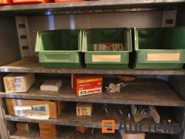Grote foto kast met hardware doe het zelf en verbouw onderdelen en accessoires