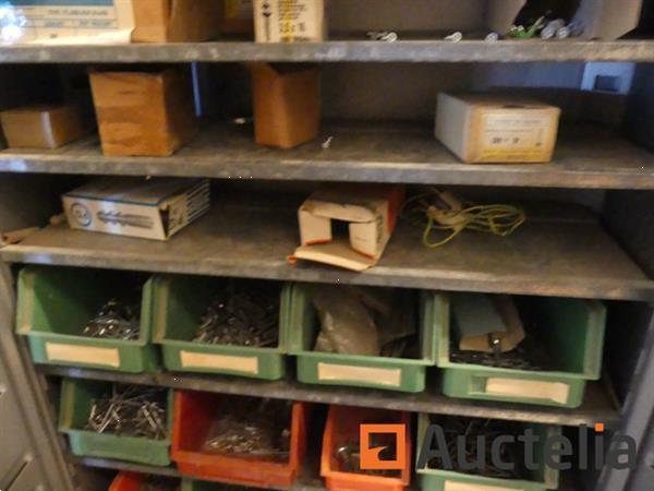 Grote foto kast met hardware doe het zelf en verbouw onderdelen en accessoires