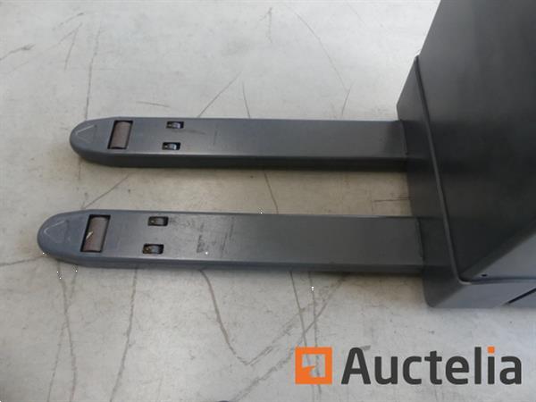 Grote foto crown wt3020 stand up pallettruck doe het zelf en verbouw hefwerktuigen