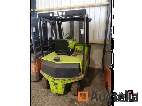 Grote foto clark vorkheftruck agrarisch heftrucks