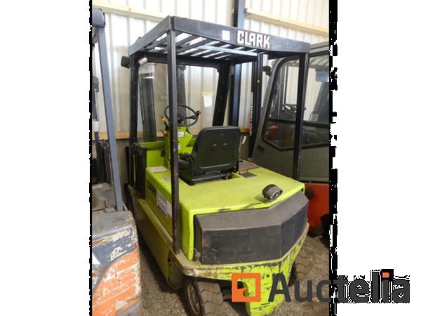 Grote foto clark vorkheftruck agrarisch heftrucks