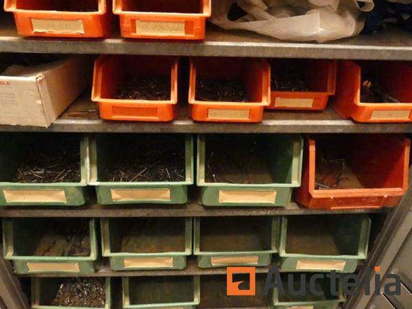 Grote foto kast met hardware doe het zelf en verbouw onderdelen en accessoires