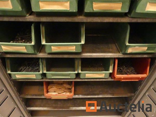 Grote foto kast met hardware doe het zelf en verbouw onderdelen en accessoires